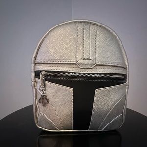 Loungefly Mandalorian helmet mini backpack Amazon Exclusive